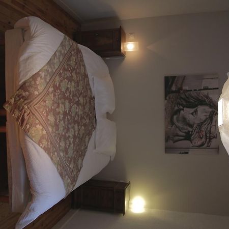 Le Square Apartment Bourg-Argental Стая снимка
